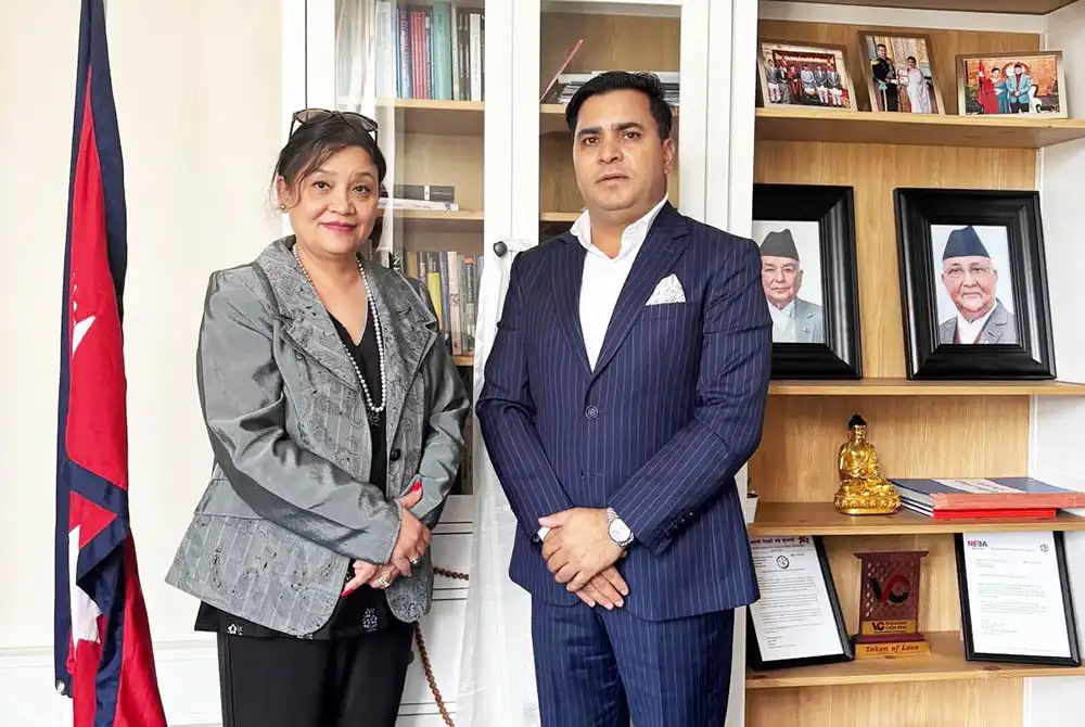 डेनमार्कका लागि नेपाली राजदूत तुलाधर र सीएनआईका सभापति टन्डनबीच छलफल