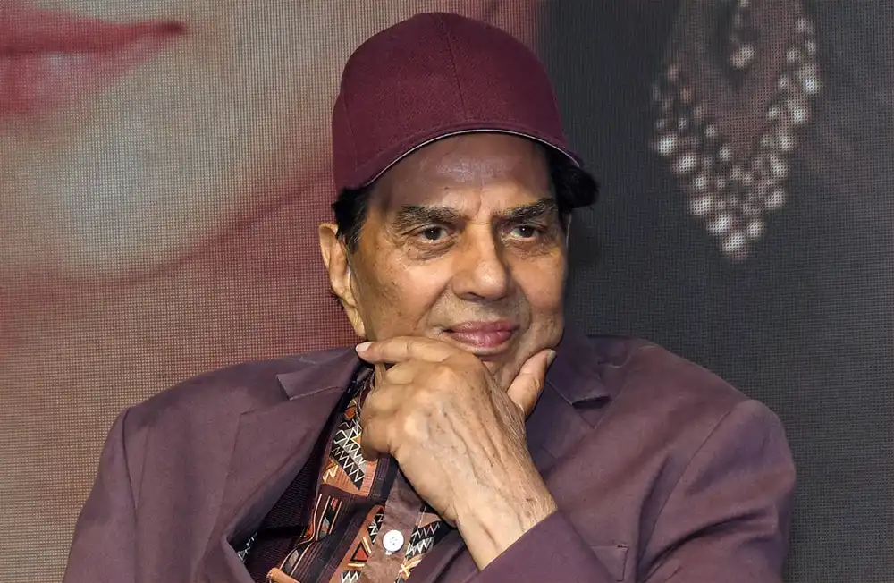 अभिनेता धर्मेन्द्रलाई अस्पतालबाट घरमा लगियो, कस्तो छ उनको स्वास्थ्य अवस्था ?