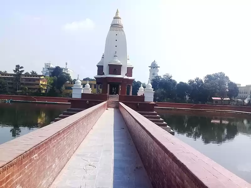 साँझमा यस्तो देखियो रानीपोखरी र बालगोपालेश्वर मन्दिर