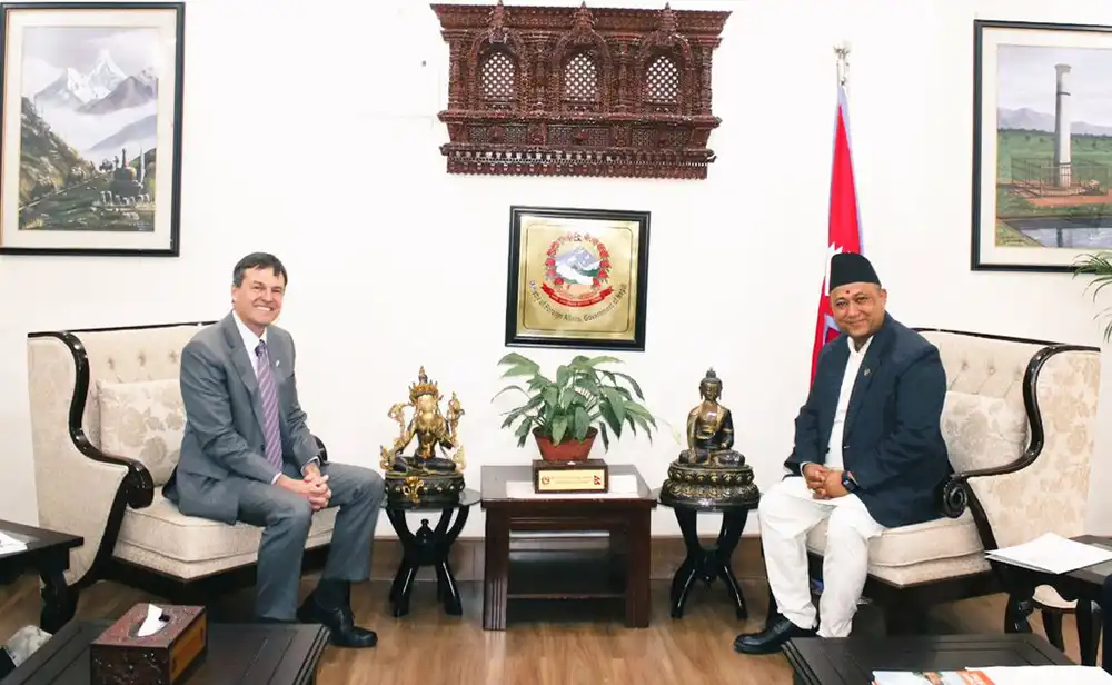 परराष्ट्रमन्त्री खनालसँग अमेरिकी कार्यवाहक राजदुत उर्बोमको शिष्टाचार भेट