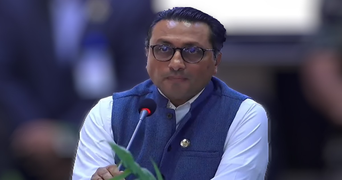 राष्ट्रिय सभाको विकास, आर्थिक मामिला तथा सुशासन समितिले अर्थमन्त्रीसँग छलफल गर्दै