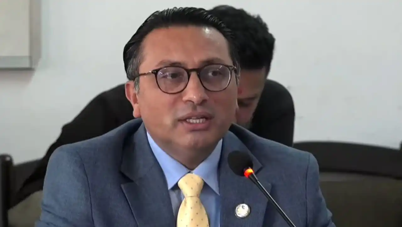 सरकारी रुग्न उद्योग निजी क्षेत्रसँग मिलेर संचालन गर्छौं- अर्थमन्त्री वाग्ले