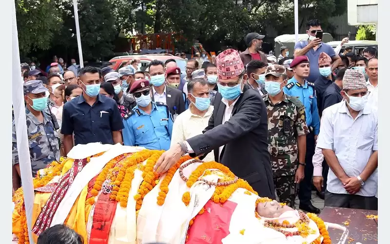 कांग्रेस नेता गिरीको शवयात्रा सातदोबाटो हुँदै आर्यघाटसम्म