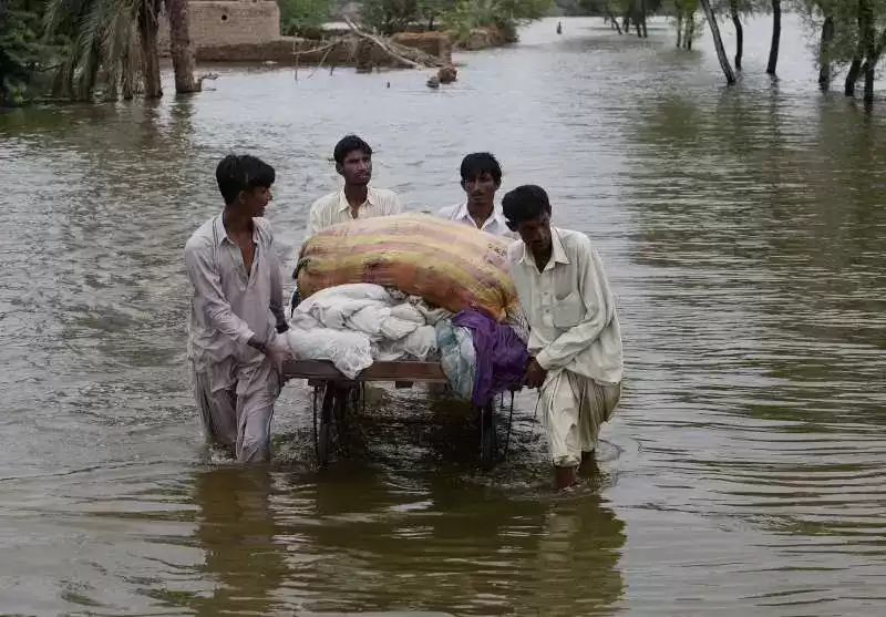 पाकिस्तानमा बाढी पहिरोका कारण २ महिनामा ३५७ जनाको मृत्यु