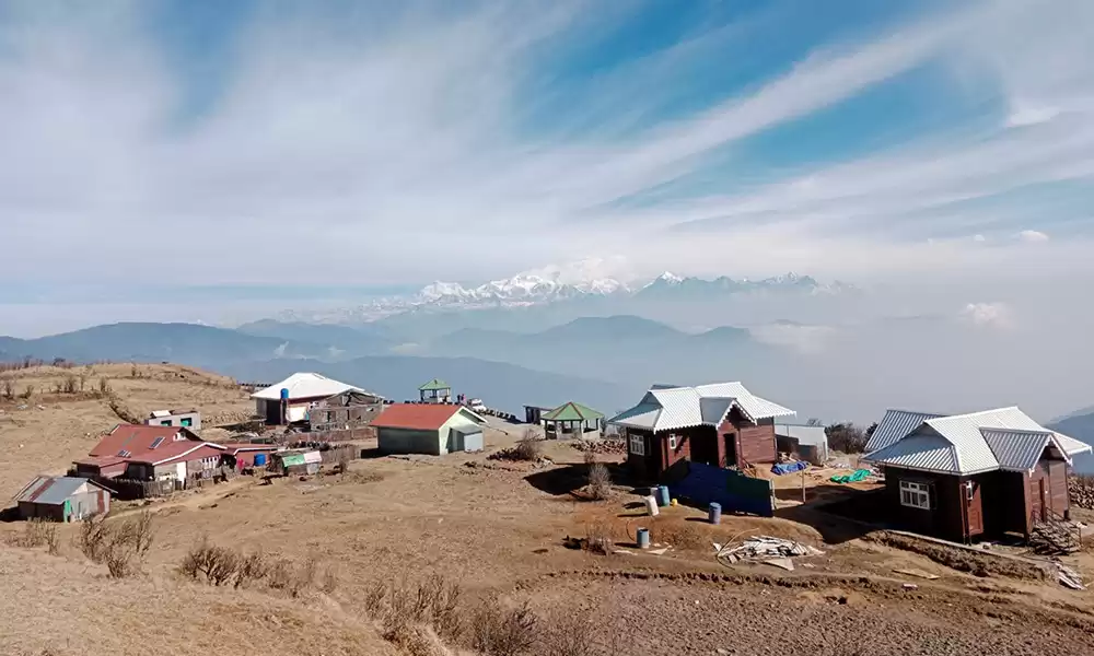 हिमाल हेर्न माइजोमाईमा पर्यटक आकर्षित